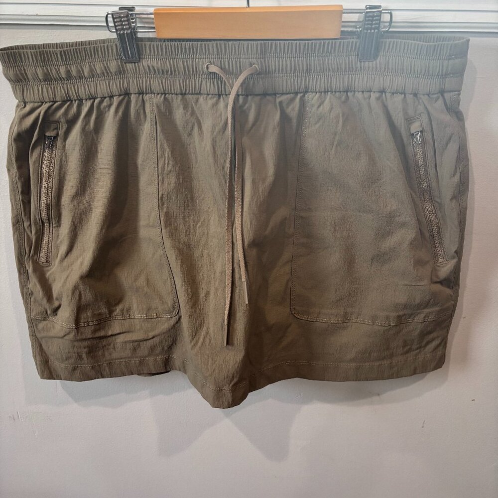 Athleta Women Trekkie North Mid Rise 15" Skort SZ: XL Clay color - Picture 2 of 13